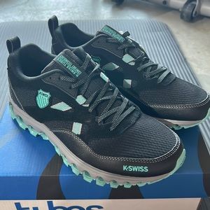 Women’s size 9 k-Swiss Tubes sneakers